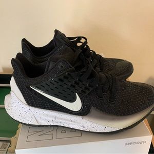 Kyrie flytrap men size 9.5